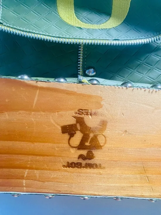 Olive Green Quilted Crossbody Bag with Decorative 'O' Accent - Picture 3 of 7